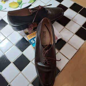 ENZO ANGIOLINI 8M Brown Oxfords